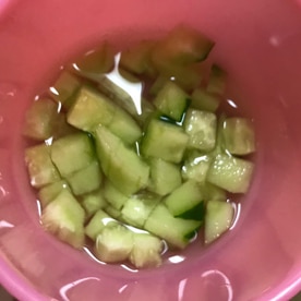 離乳食完了期 レンジできゅうりのごま和え レシピ 作り方 By すらいむ5 楽天レシピ 離乳食完了期 レンジできゅうりのごま和え レシピ 作り方 By すらいむ5 楽天レシピ